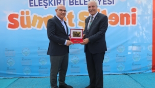 ​​​​​​​Eleşkirt, Vali Mustafa Koç'a Fahri Hemşehrilik Beratı ve Şehrin Anahtarı Verdi