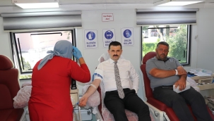 ​​​​​​​Tutak Kaymakamı Ahmet Coşkun, Kızılay Kan Bağışı Kampanyası'na Destek Verdi