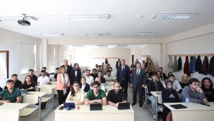 AİÇÜ'de İlk Ders "Filistin ve Gazze" Teması ile Gerçekleştirildi