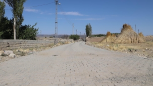 Doğubayazıt Aşağı Tavla Köyünde 2500 m² kilit parke taşı döşeme işi bitti