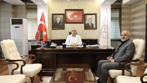 Ağrı Valisi Mustafa Koç, Ağrı Dağı Gazeteciler Cemiyeti Başkanı Sıddık Söyler'i Makamında Ağırladı