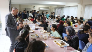 Milli Eğitim Müdürü Kökrek, Kız Öğrencilerle Akşam Yemeğinde Buluştu: Disiplinli Çalışma ve Kitap Okuma Vurgusu