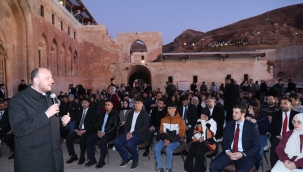 Tarihi İshakpaşa Sarayı'nda Gençlik Coşkusu: "Söz Gençlikte"