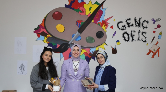 Ağrı Valisi'nin Eşi Neslihan Gül Koç, Gençlerin Eğitim ve Üretim Heyecanına Ortak Oldu