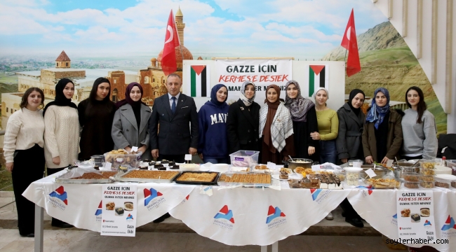 AİÇÜ'de Gazze İçin Kermes Düzenlendi