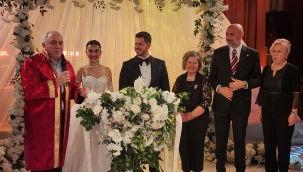 İş ve Siyaset Dünyası Bu Düğünde Buluştu: Öztürk ve Ravanoğlu Ailelerinin Görkemli Gecesi