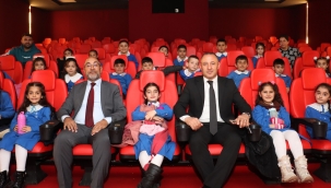 AİÇÜ SKS Öncülüğünde Köydeki Öğrencileri Sinema İle Buluşturdu