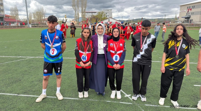 Taşlıçay'da 19 Mayıs Coşkusu: Kaymakam Kılıç ve Başkan Budak'tan Anlamlı Kutlama