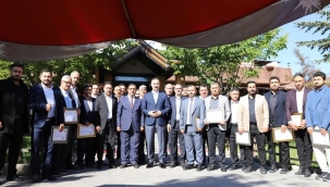 Doğubayazıt'ta Camiler ve Din Görevlileri Haftası'nda Anlamlı Buluşma: Kaymakam Ayvat, Din Görevlilerini Onurlandırdı